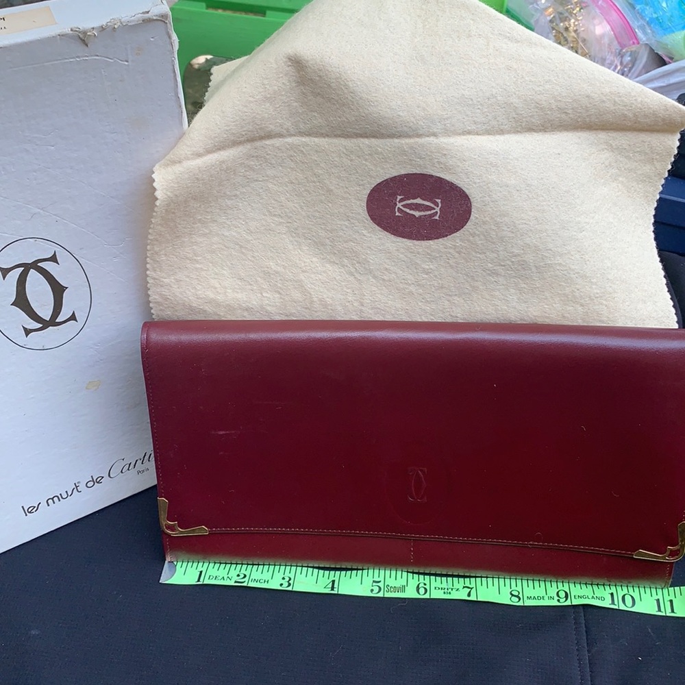 Les must de Cartier travel wallet clutch